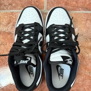 Nike Dunk Low - Size 7